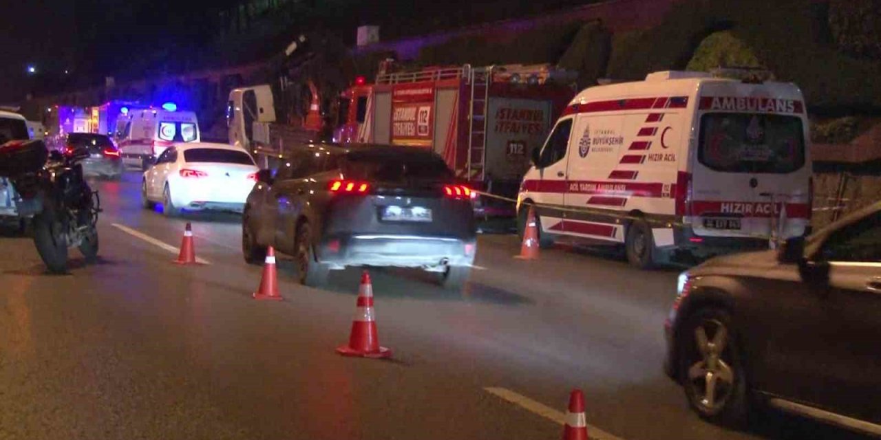 Maltepe’de otomobil işçilerin arasına daldı, 4 işçi hayatını kaybetti