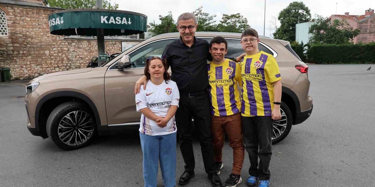 Eyüpsultanlı özel çocuklarla Togg turu