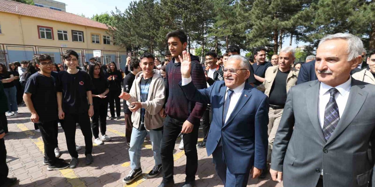 Başkan Büyükkılıç, öğrencilerle TOGG’u buluşturuyor