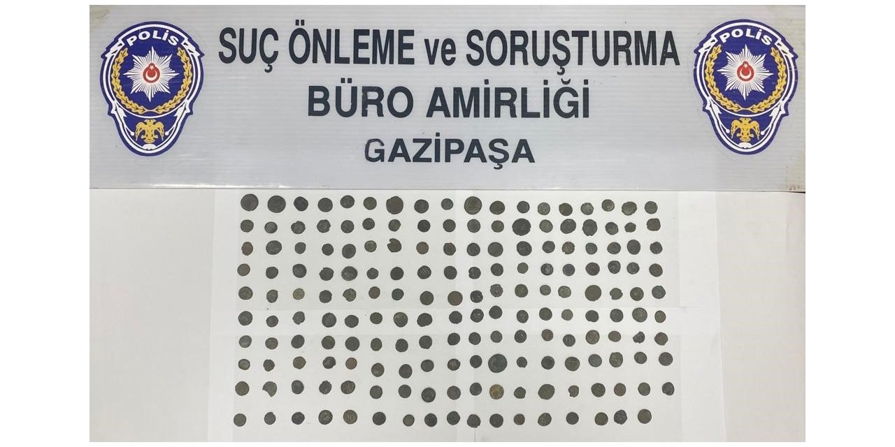 Motosiklet oturağında Roma dönemine ait 179 adet sikke ile yakalandı