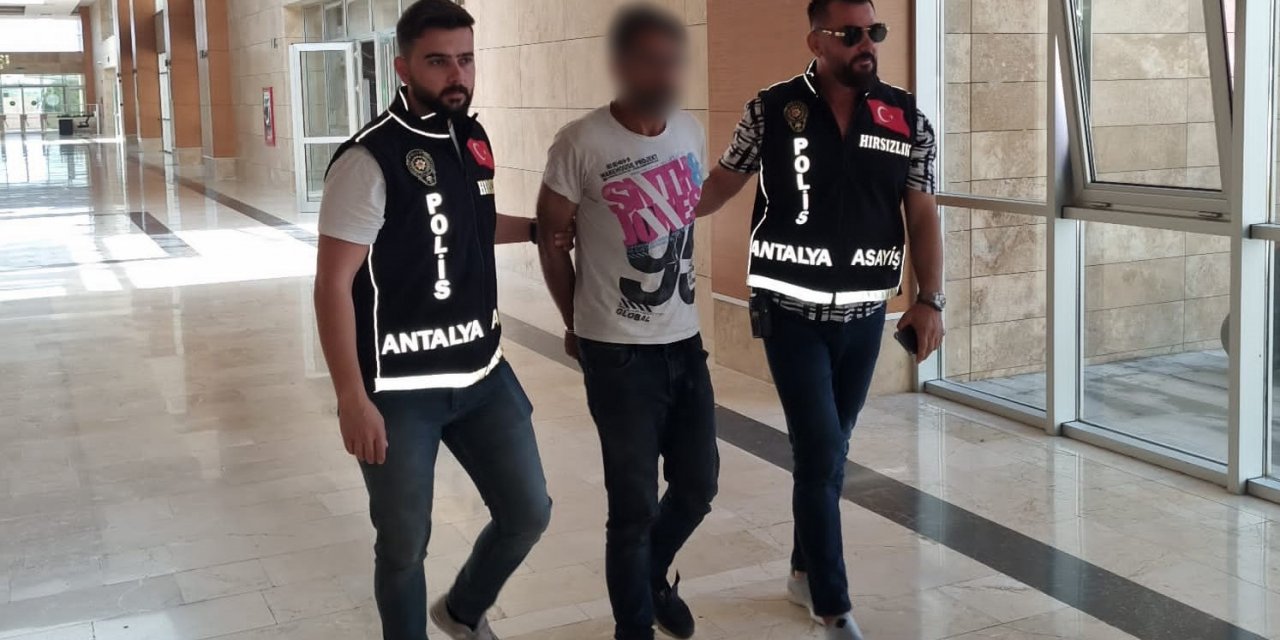 Operatör kıyafeti ile baz istasyonlarına girip bakır kabloları çalan şüpheli yakalandı