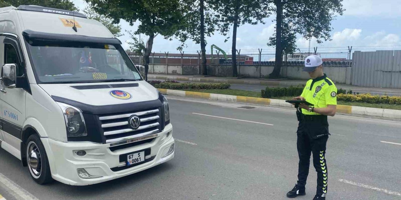 Muayenesiz yola çıktılar, 3 araca 2 bin 853 para cezası kesildi