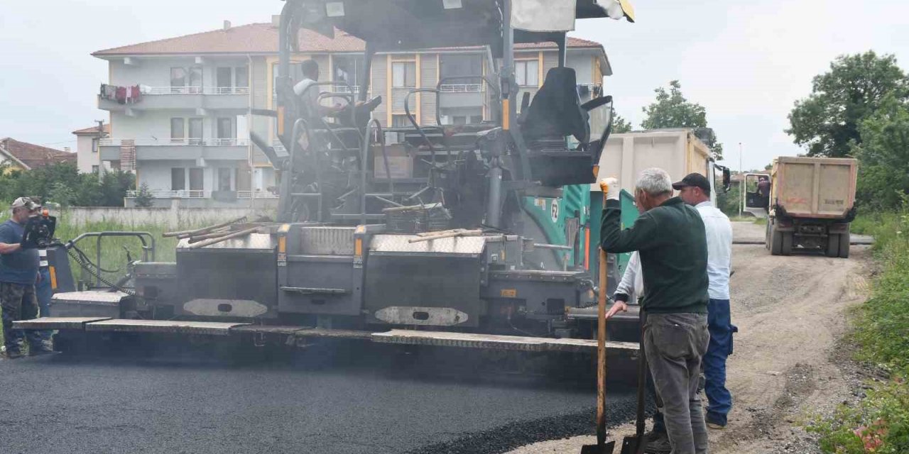 Düzce’de günde bin 500 ton asfalt seriliyor