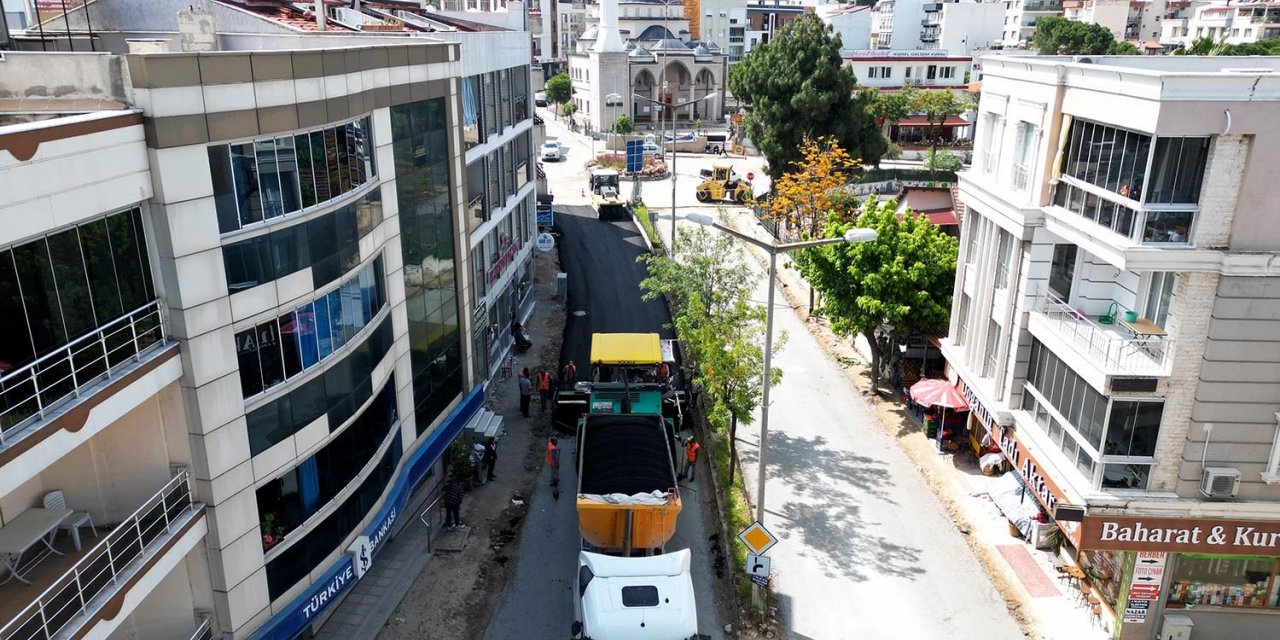 Davutlar Mahallesi’ne 25 bin metrekare sıcak asfalt