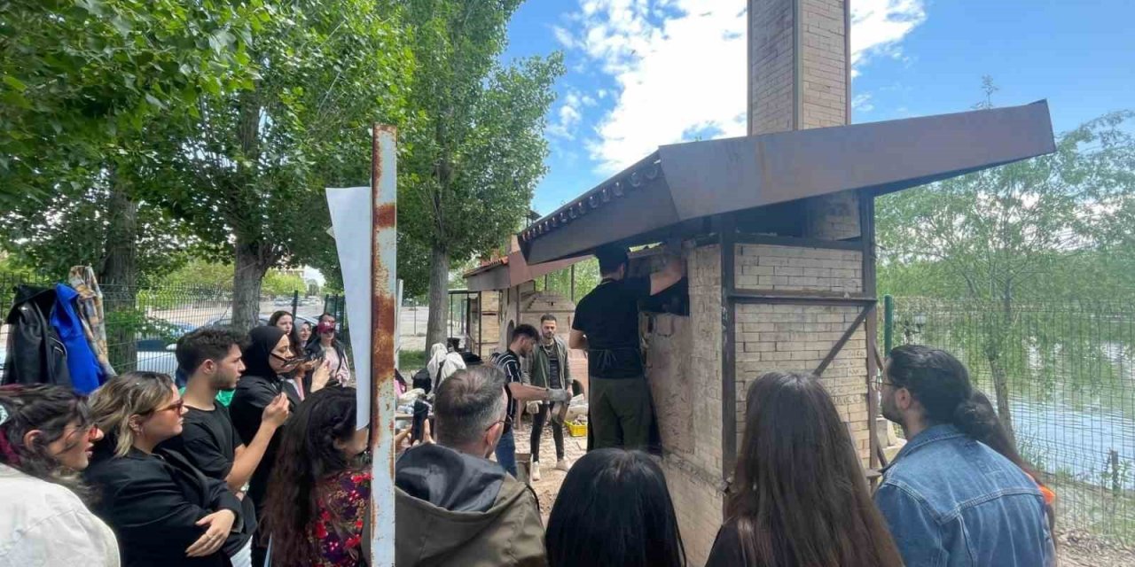 NEVÜ Avanos Fırın Parkı’nda ’Tuz Pişirimi Çalıştayı’ düzenlendi