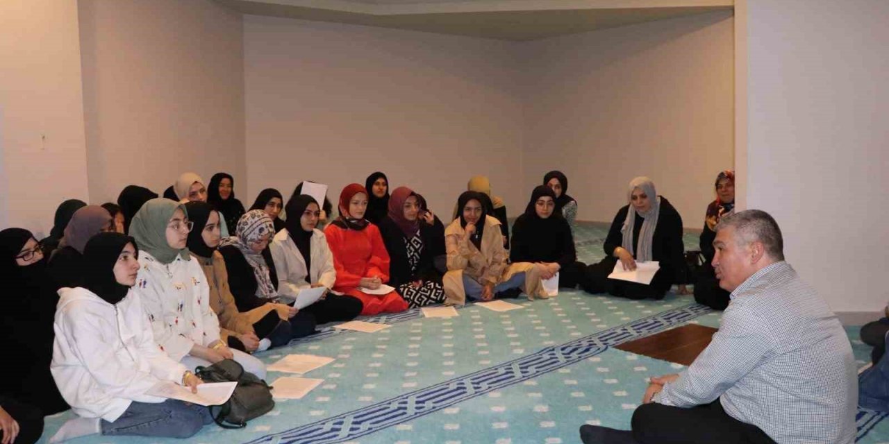 Öğrenciler kampta bir araya geldi