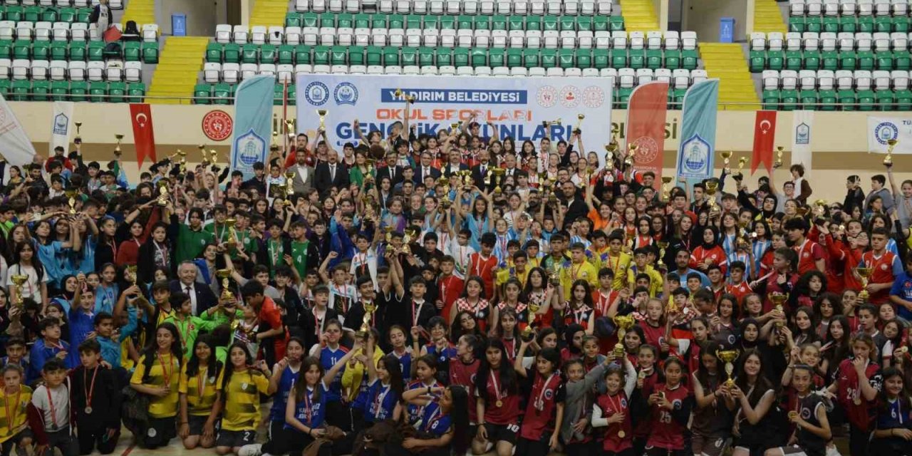 Yıldırım’da Gençlik Oyunları’nda görkemli final