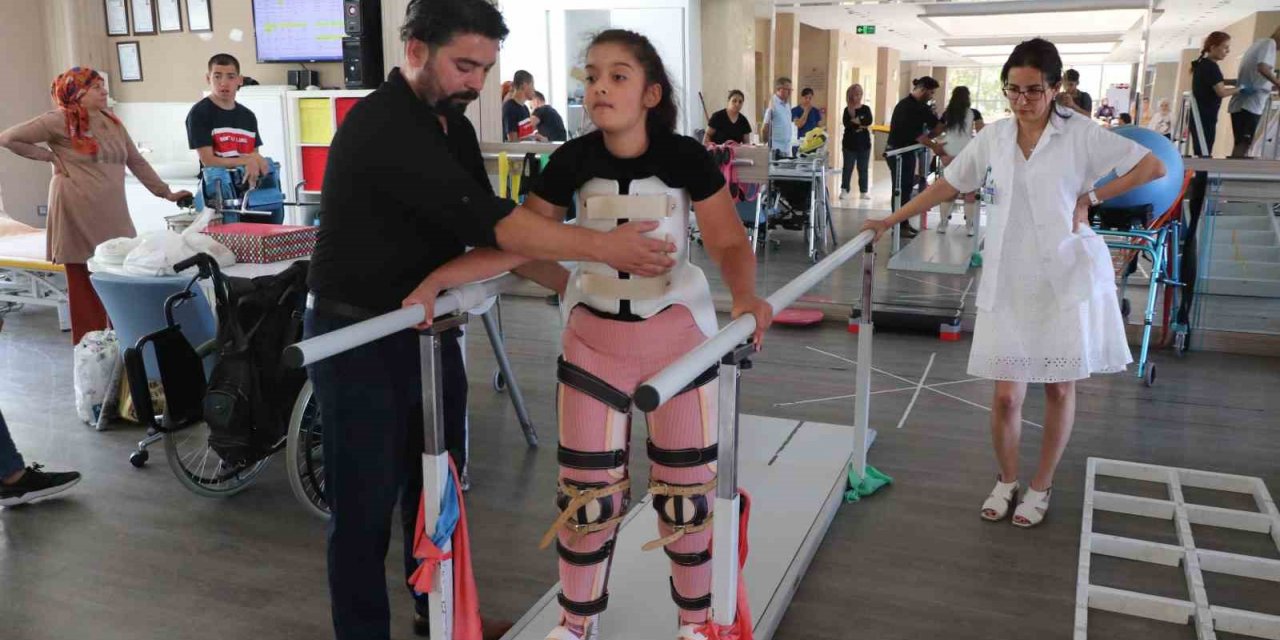 Kızı gibi özel çocuklar için yaptığı yeni şarkısını Cumhurbaşkanı Erdoğan’a armağan etti