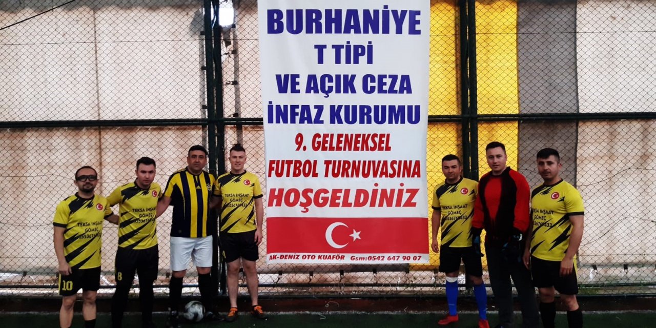 Burhaniye’de Geleneksel Futbol Turnuvası ilgi gördü