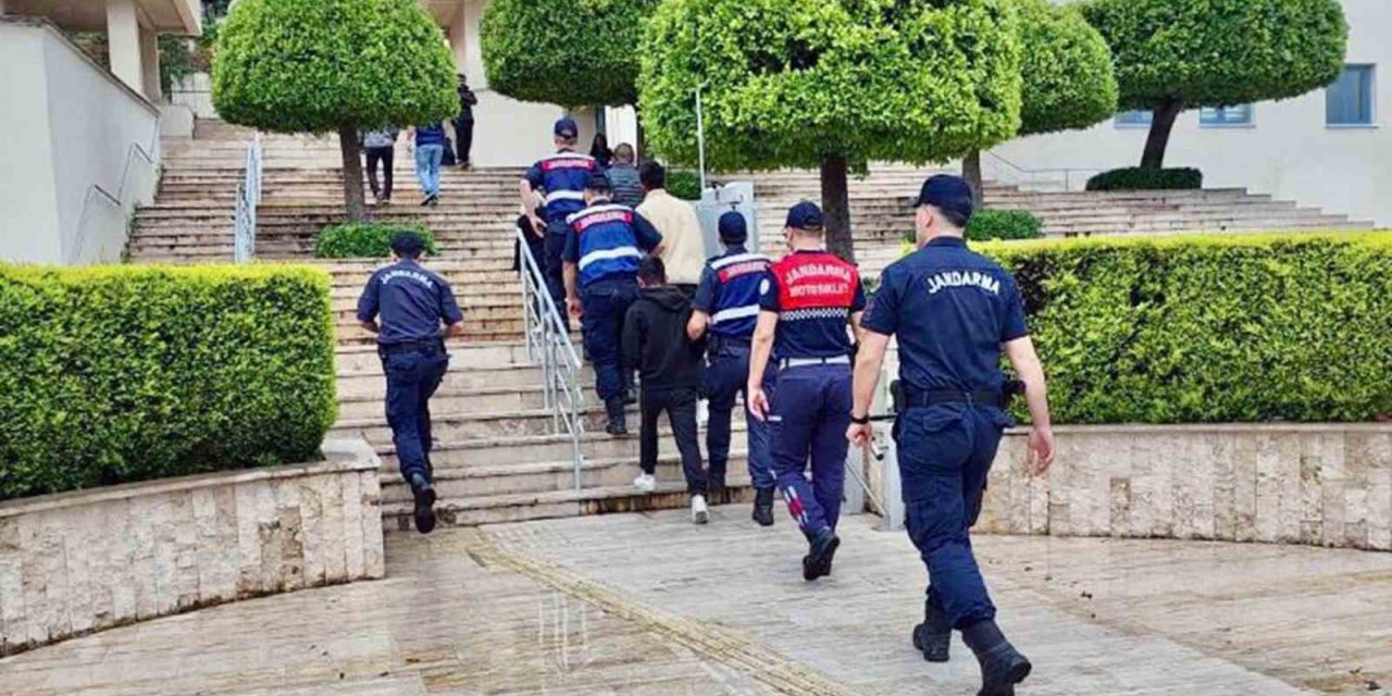 Marmaris’te tekne motoru hırsızları tutuklandı