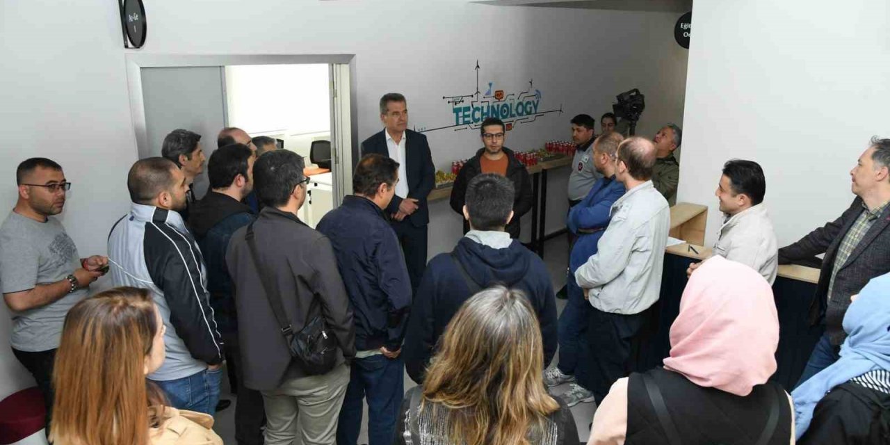 Siber Isparta Gençlik Merkezi öğretmenlere tanıtıldı