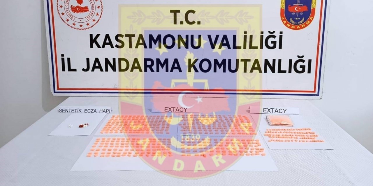 Yol kontrolünde uyuşturucu hap ile yakalanan şahıs gözaltına alındı