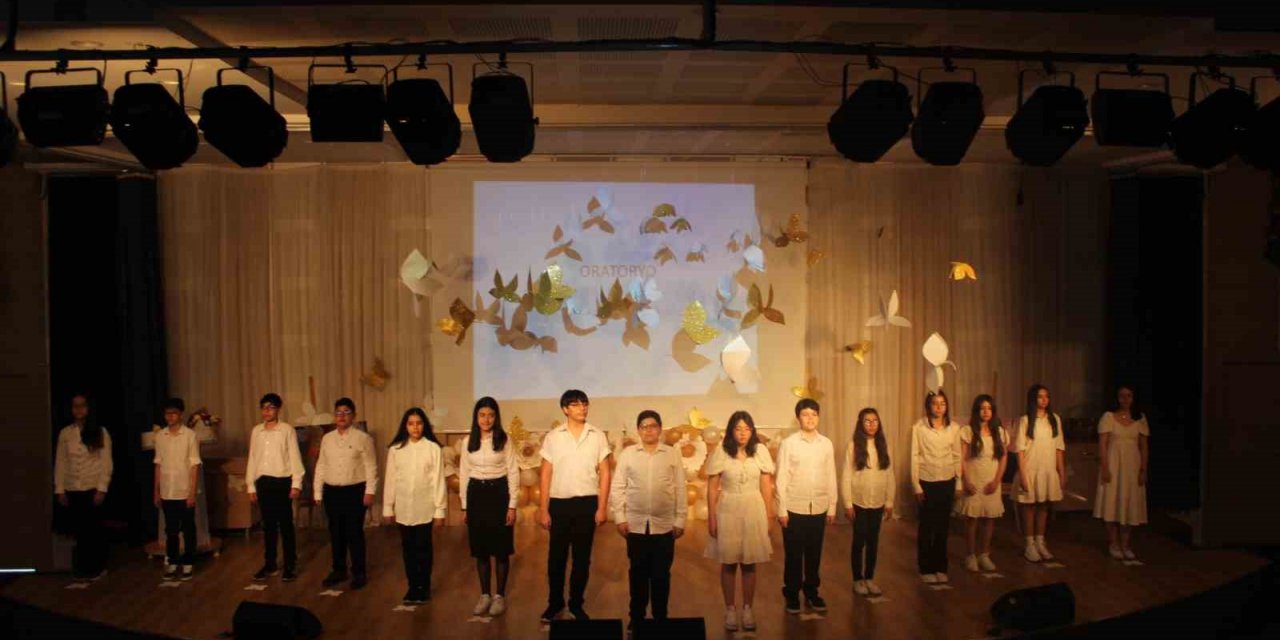 Ortaokul öğrencilerinin şiirleri duygulandırdı