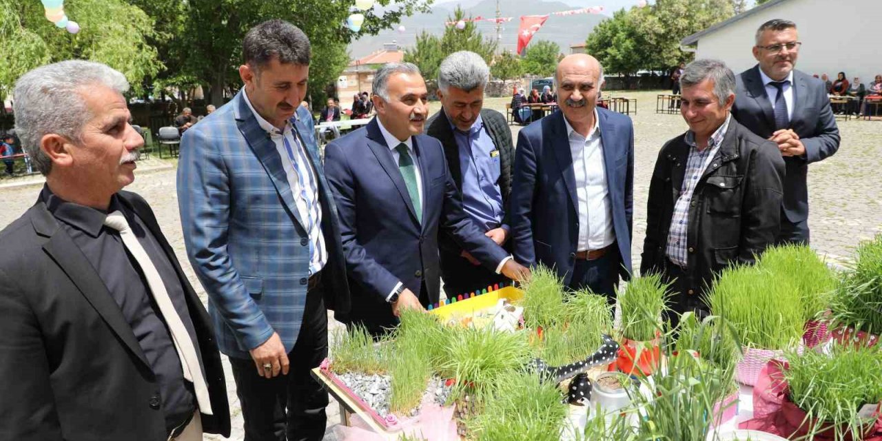 Develi Çayırözü İlkokul ve Ortaokulunda bahar coşkusu