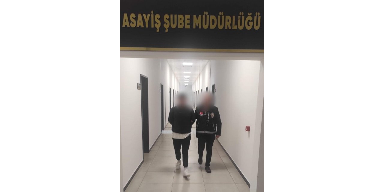 Hırsızlık suçundan aranıyordu, yakayı ele verdi