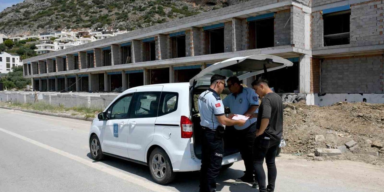 Kuşadası’nda inşaat yasağı denetimleri devam ediyor