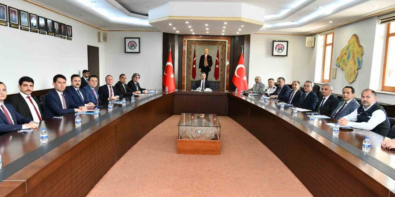 Isparta’da seçim güvenliği toplantısı yapıldı.