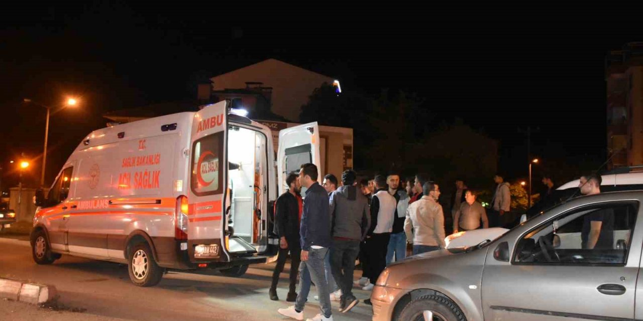 Hafif ticari aracın çarptığı yaya yaralandı