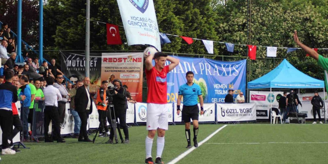 Eski Galatasaraylı futbolcular şampiyonluk yarışını değerlendirdi