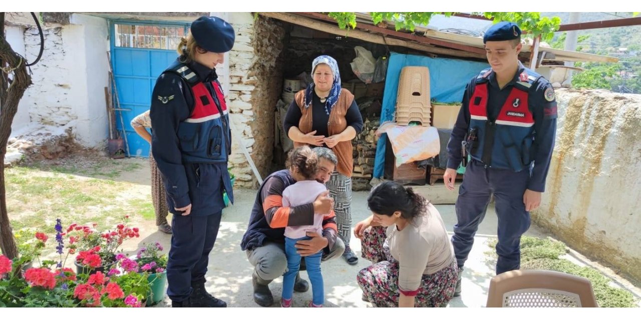 Aydın’da jandarma ekipleri şehit ailelerini yalnız bırakmıyor