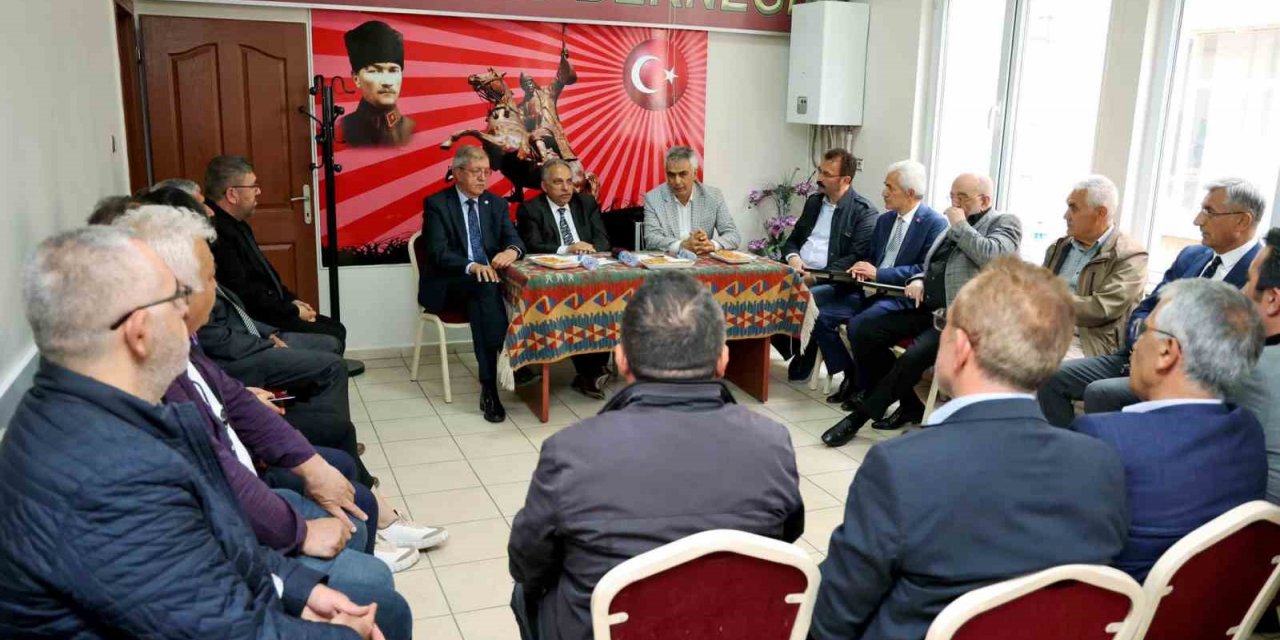 Başkan Yalçın mekik dokuyor