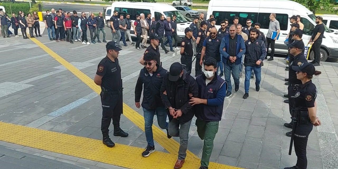 PKK elebaşının korumasının yakalandığı operasyonda 24 kişi adliyede