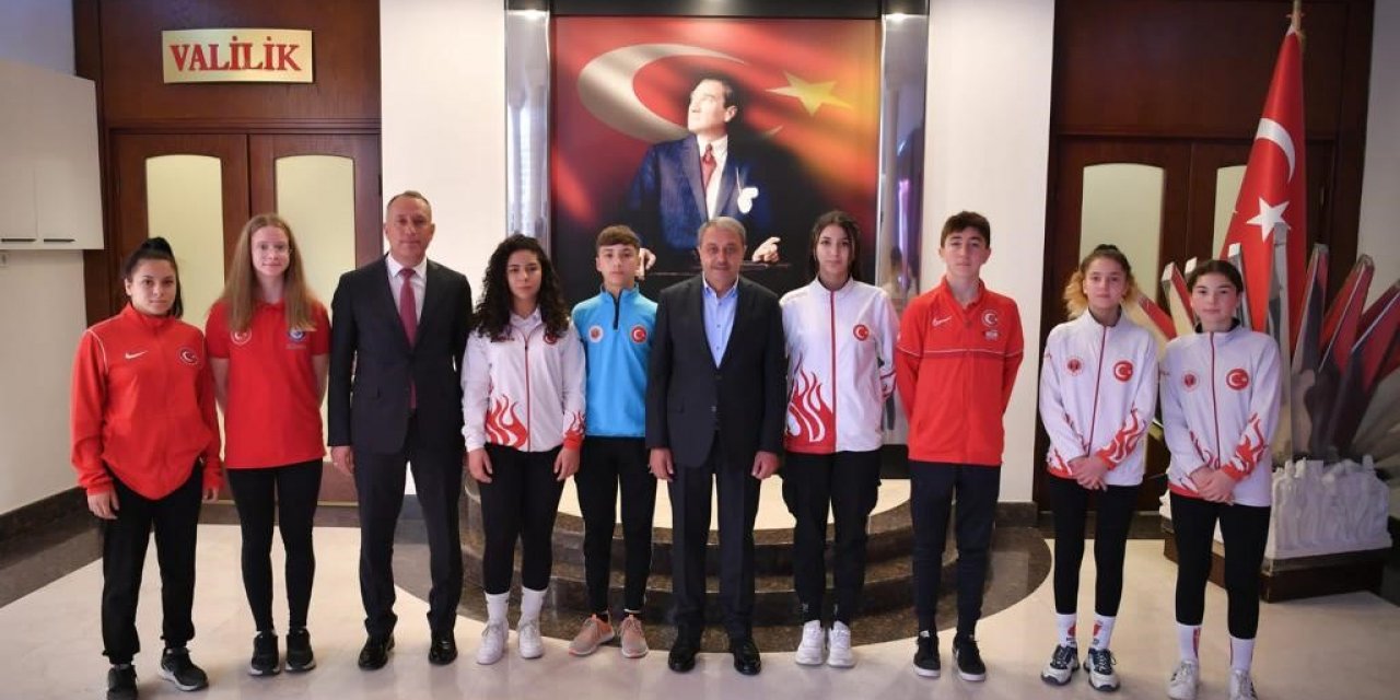 Şampiyon sporculara Vali Şıldak’tan başarı ödülü