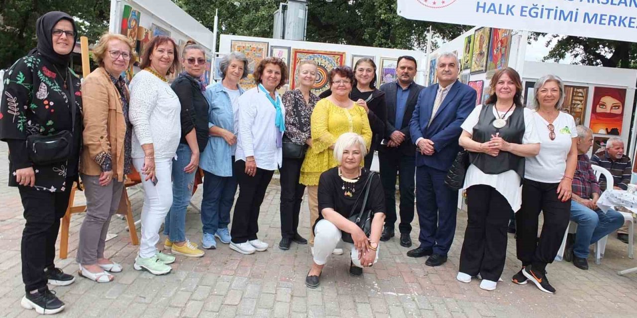 Burhaniye’de minyatür sergisi ilgi gördü