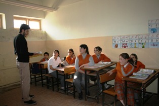 Onlar öğretmenliği 'gönüllü' yapıyor