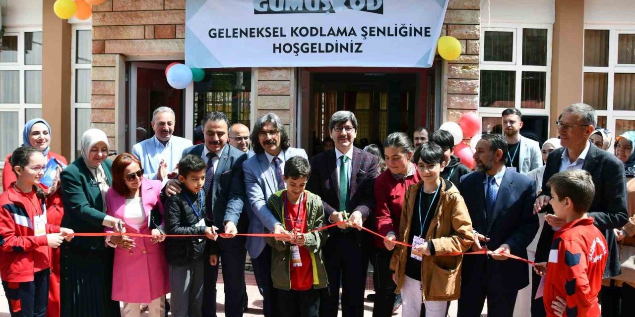 Gümüşhane’de 5. GÜMÜŞKOD Kodlama Şenliği yapıldı
