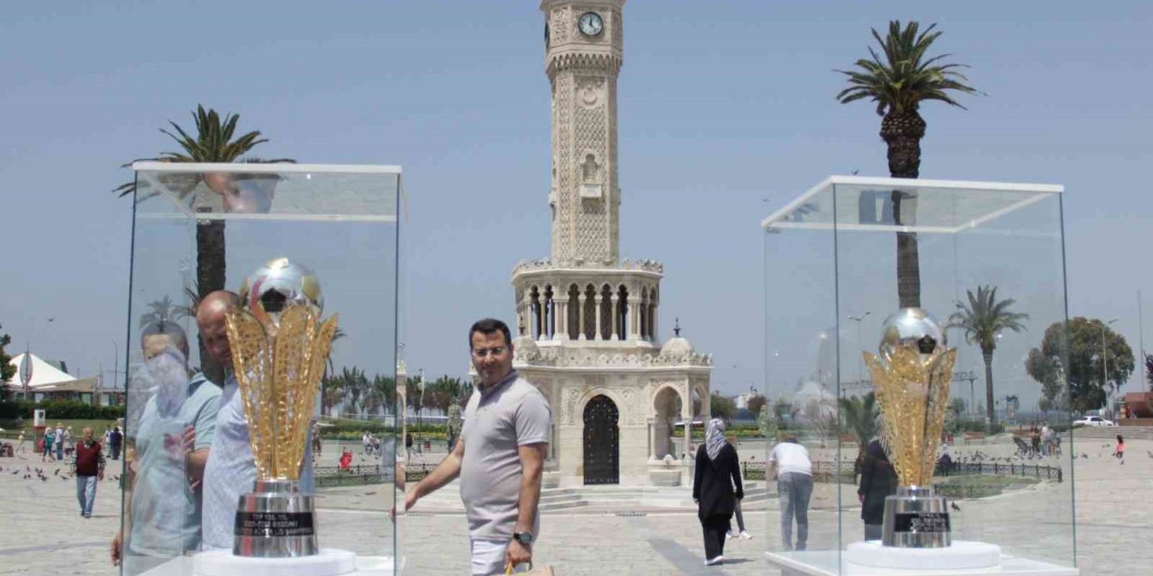 Süper Lig ve 1. Lig şampiyonluk kupaları, İzmir’de görücüye çıktı