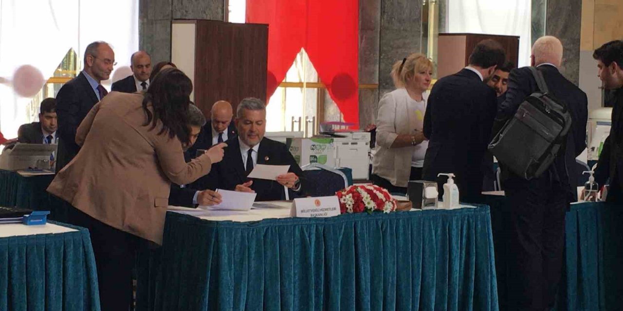 Milletvekili kayıtları devam ediyor