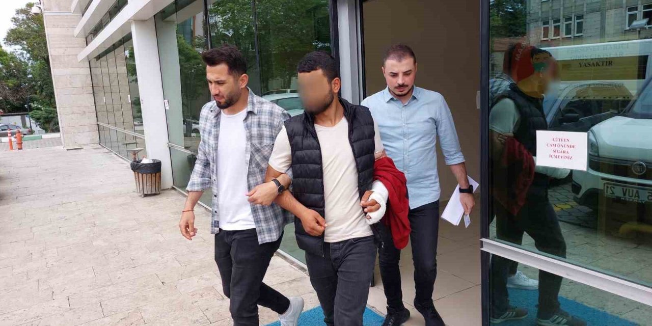 Annesine mesaj atanı tüfekle ağır yaraladı