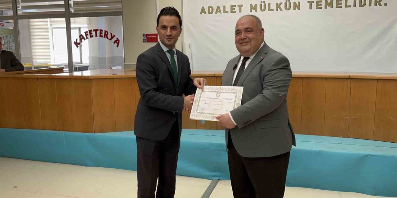 Bartın’da AK Parti’den milletvekili seçilen Aldatmaz mazbatasını aldı