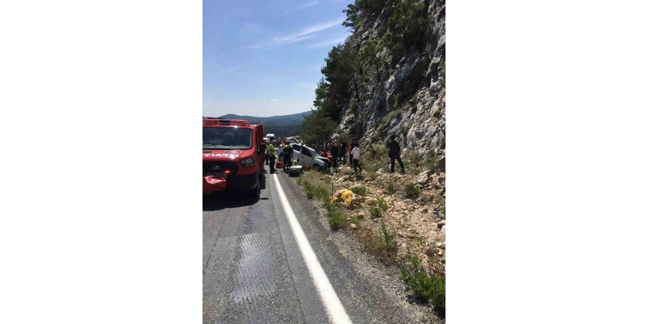 Denizli yolunda kaza: 1’i ağır 2 yaralı