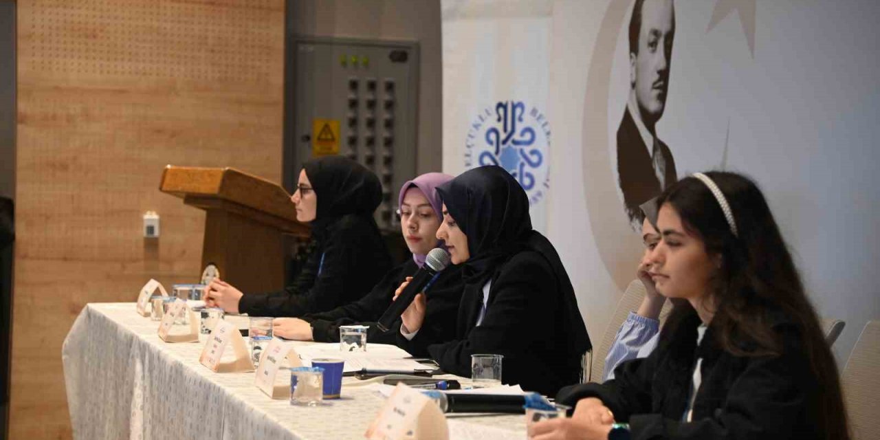 Necip Fazıl Kısakürek’i anma etkinliği kapanış paneli ile sona erdi