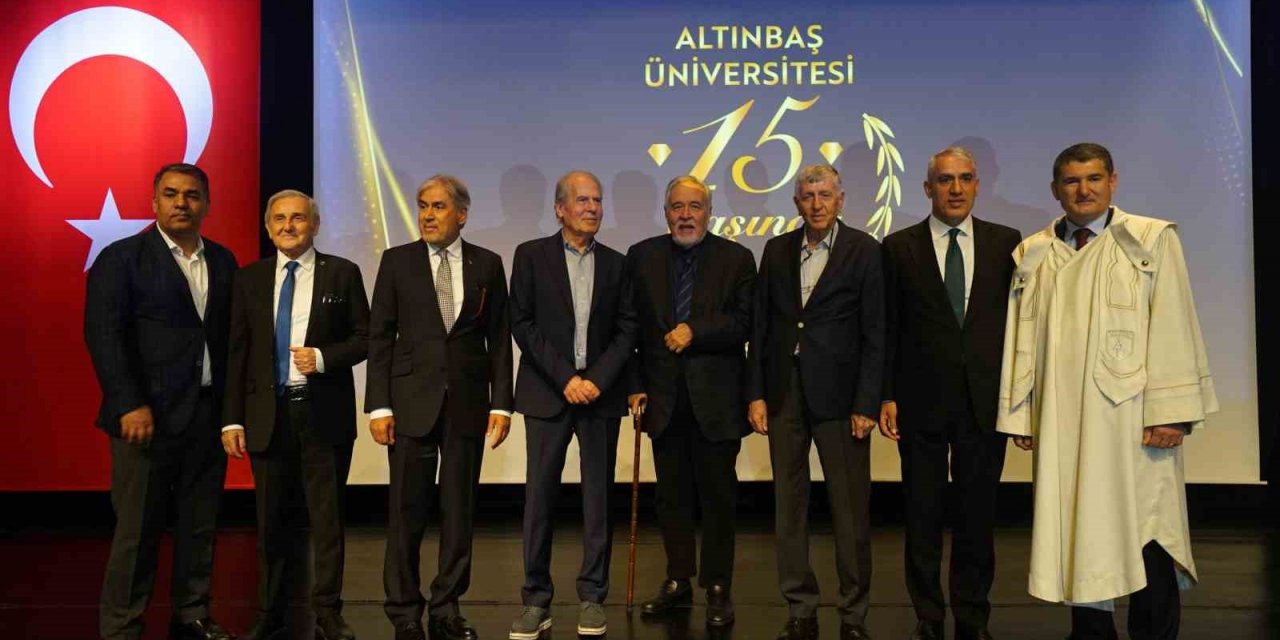 Cumhuriyetin 100. yılında ’Cumhuriyet Çınarları’ ödüllendirildi