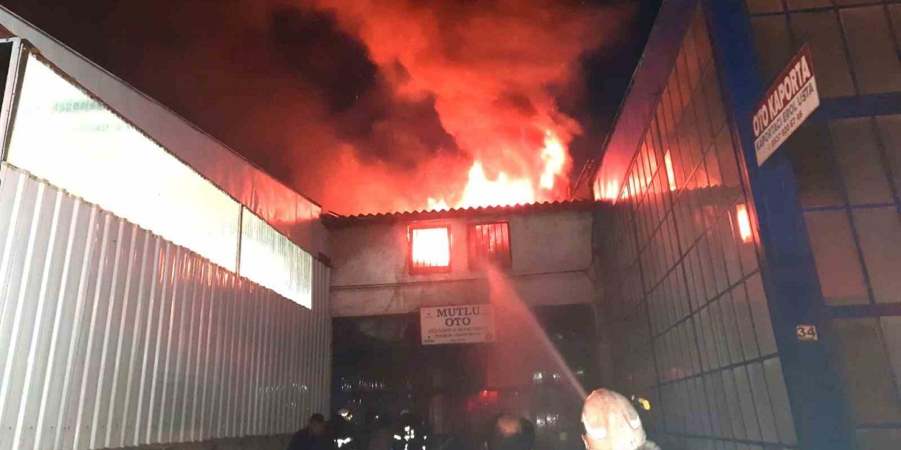 Kütahya’da oto tamirhanesinde yangın