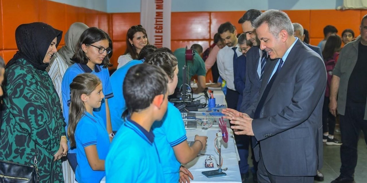 Bilim gençliği robotik ve kodlama şenliğinde buluştu