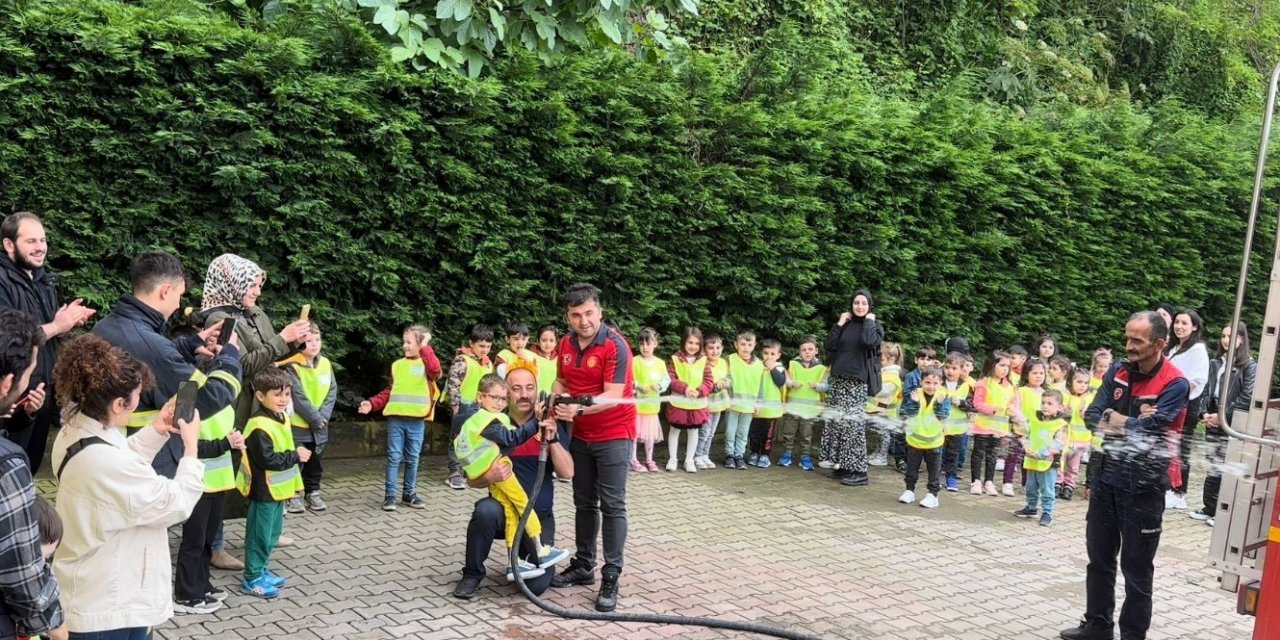 Giresun’da öğrencilere itfaiye tanıtıldı