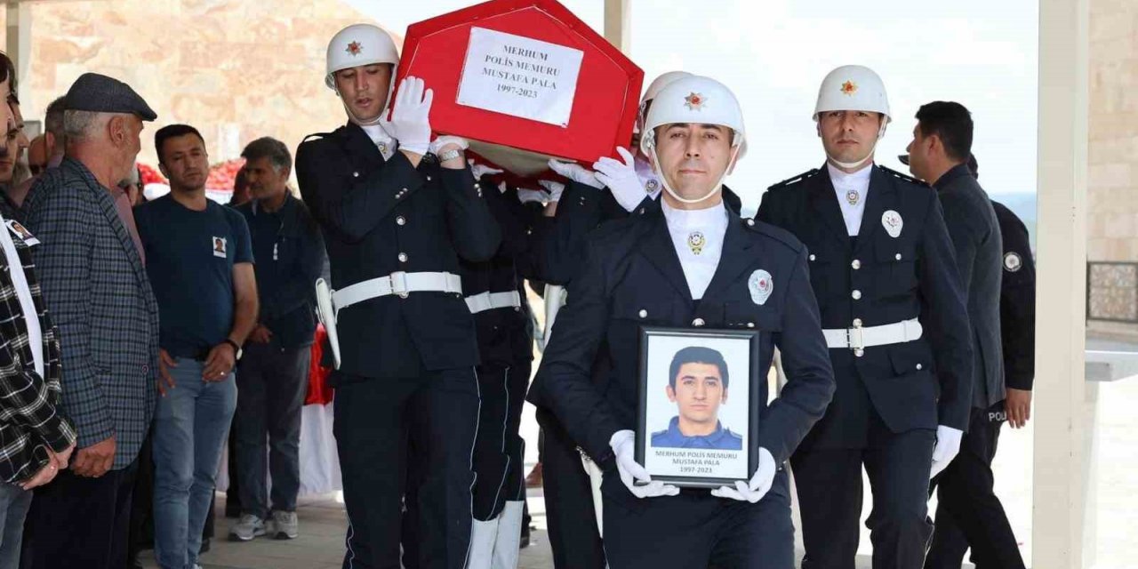 Kazada ölen polis memuru memleketi Sivas’ta son yolculuğuna uğurlandı