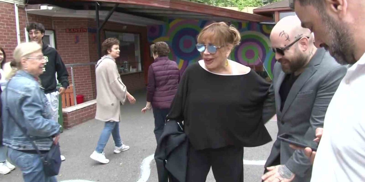 Sezen Aksu, Beykoz’da oyunu kullandı