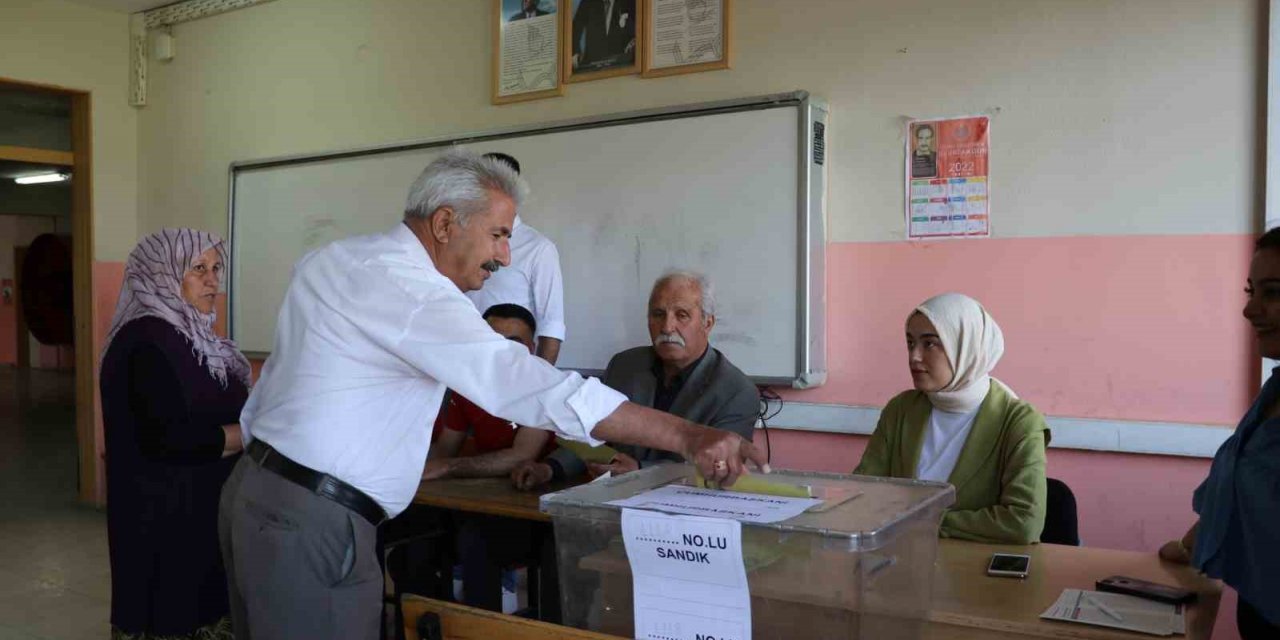 Iğdırlılar 2. tur için yeniden sandık başında