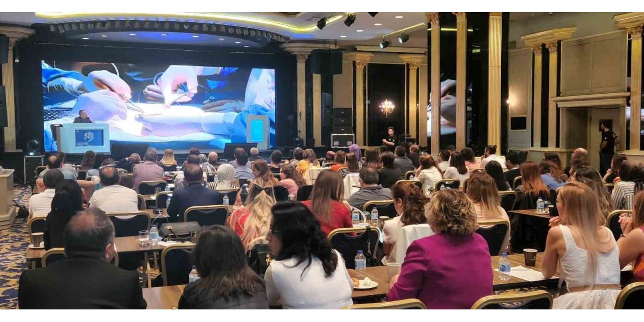 Böbrek nakli ameliyatını doktorlar canlı izledi