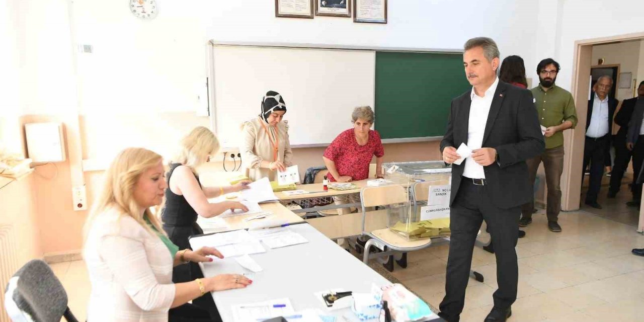 Mamak ikinci tur için sandık başında
