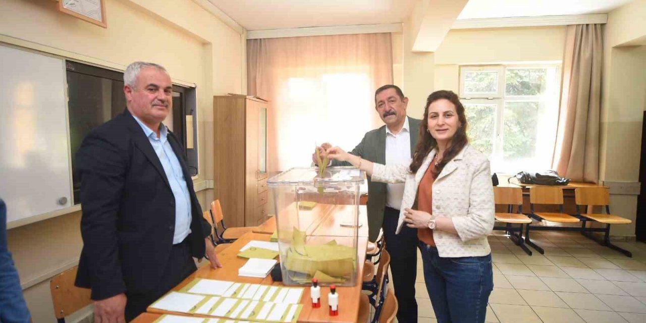 Kastamonu Belediye Başkanı Vidinlioğlu oyunu kullandı