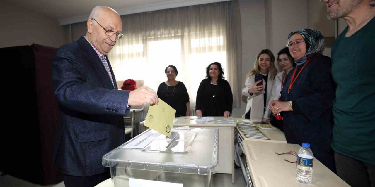Yenimahalle Belediye Başkanı Yaşar oyunu kullandı