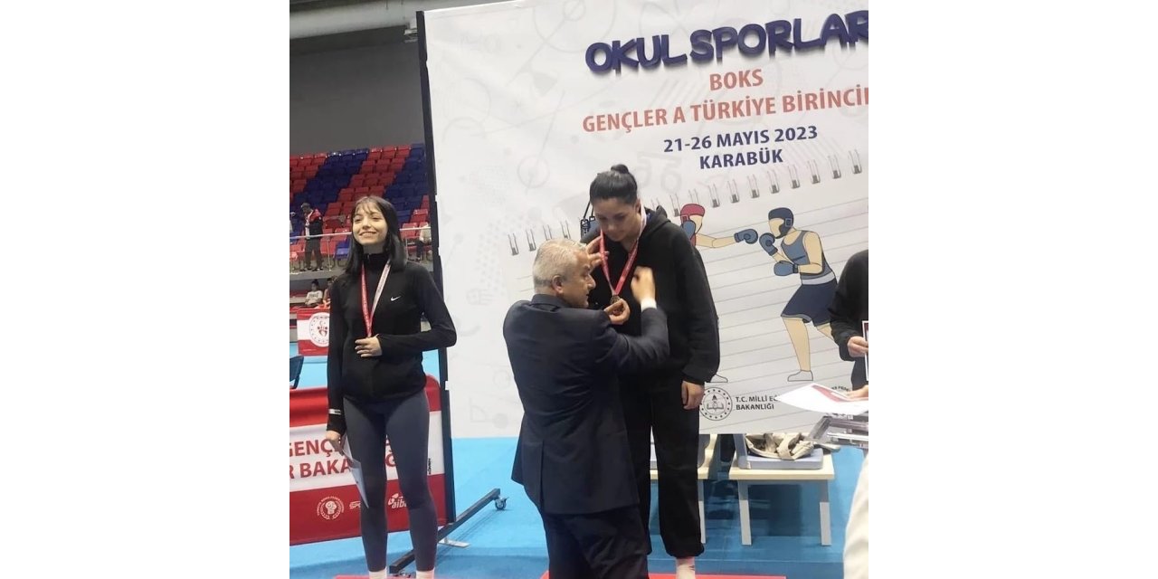 Aydınlı sporcular madalyalara doymuyor