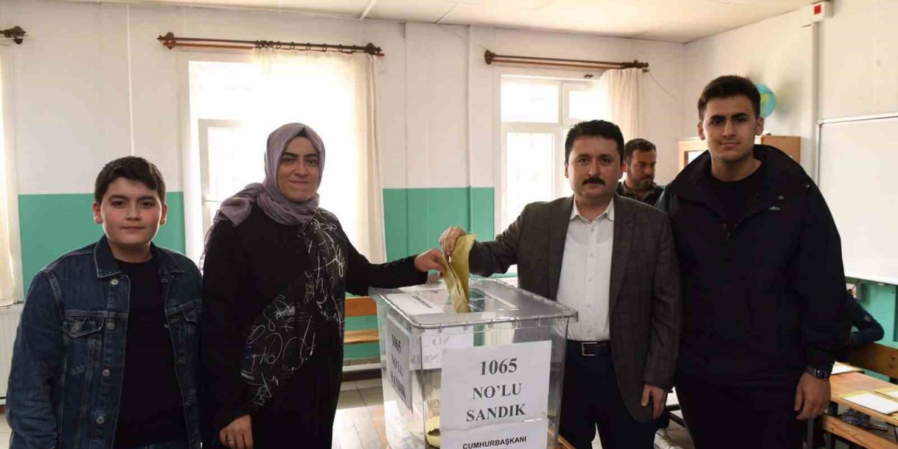 Belediye  Başkanları oylarını kullandı
