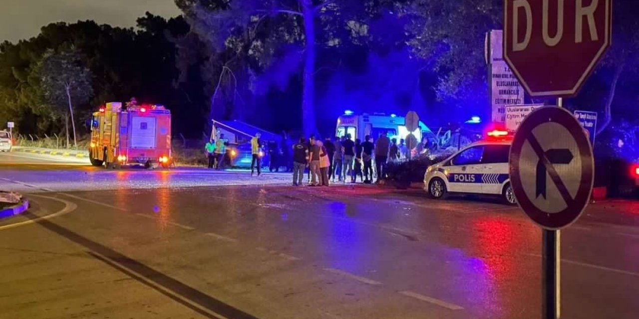 İki otomobilin çarpıştığı kazada 2 kişi hayatını kaybetti